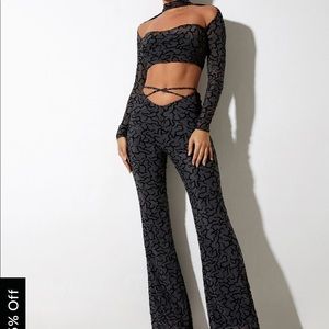 Size small. Worn once. This comes as a set.